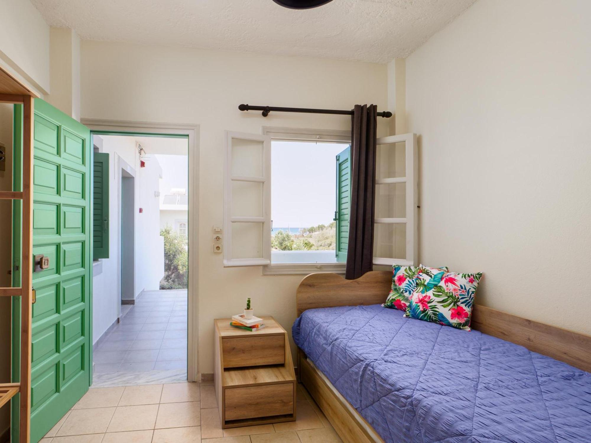 Divina Seaside Apartments By Estia Gouves Bagian luar foto