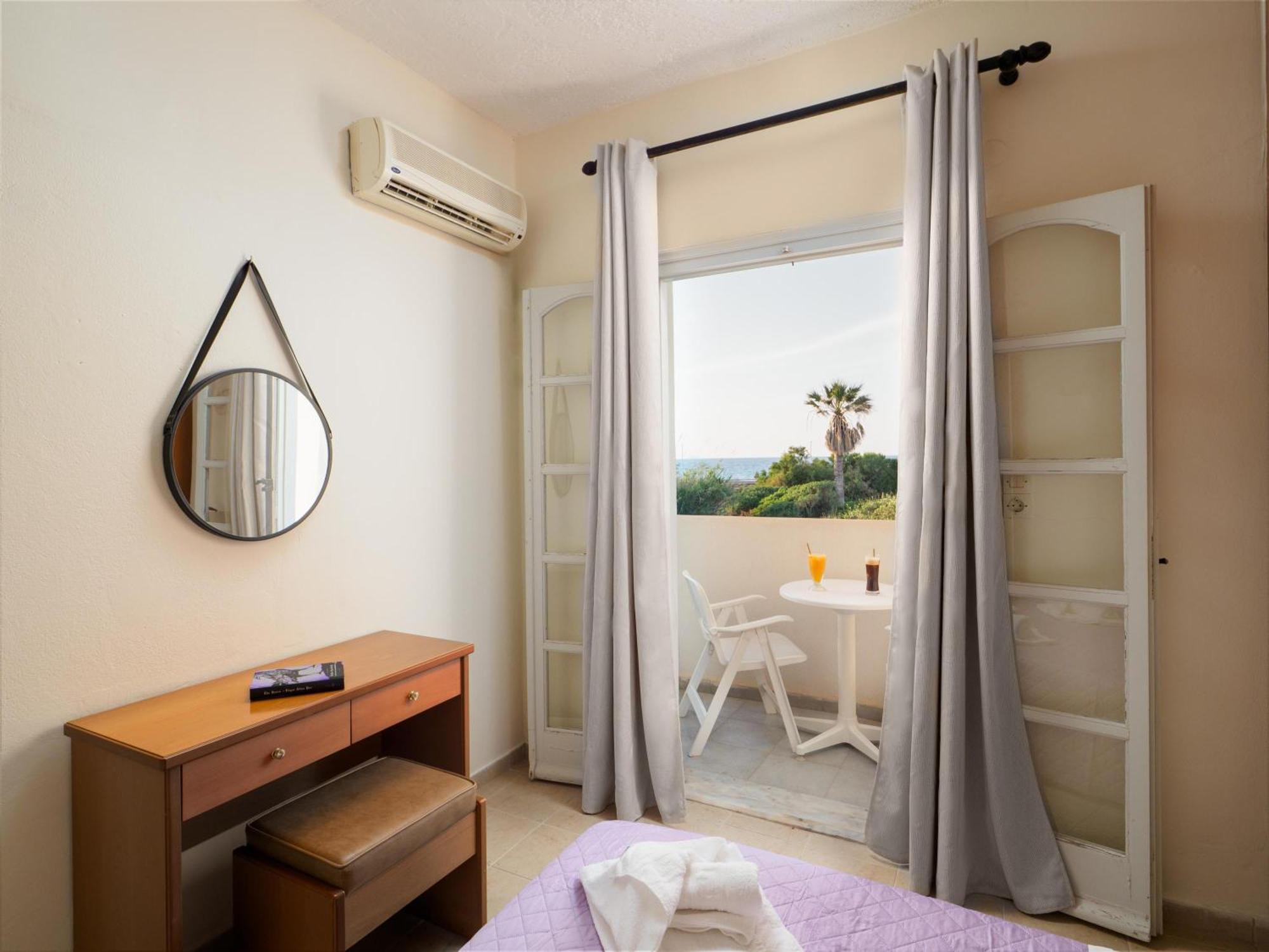 Divina Seaside Apartments By Estia Gouves Bagian luar foto